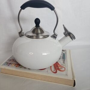 Chantal White Enamel on Steel Whistling Tea Kettle Pot 1.8 Quart